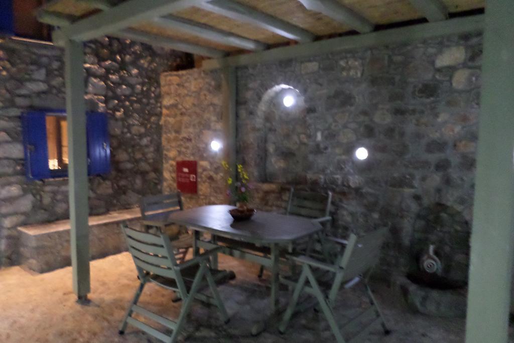 To Petradi Apartman Avgónima Szoba fotó