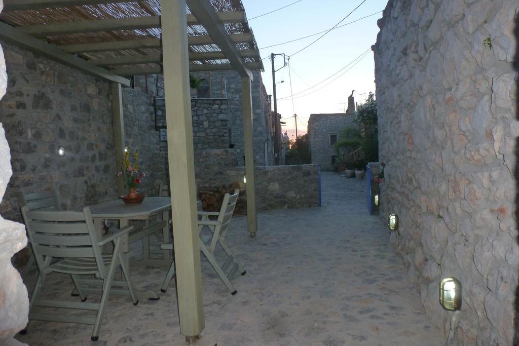 To Petradi Apartman Avgónima Szoba fotó
